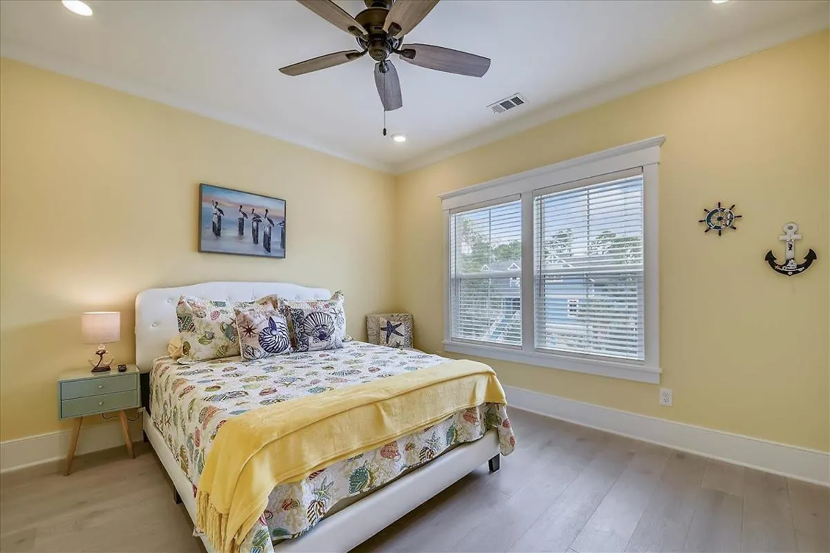 1 Shore Crest- Pool, Ping Pong, Free Activities Included Hilton Head Island 0*,  United States