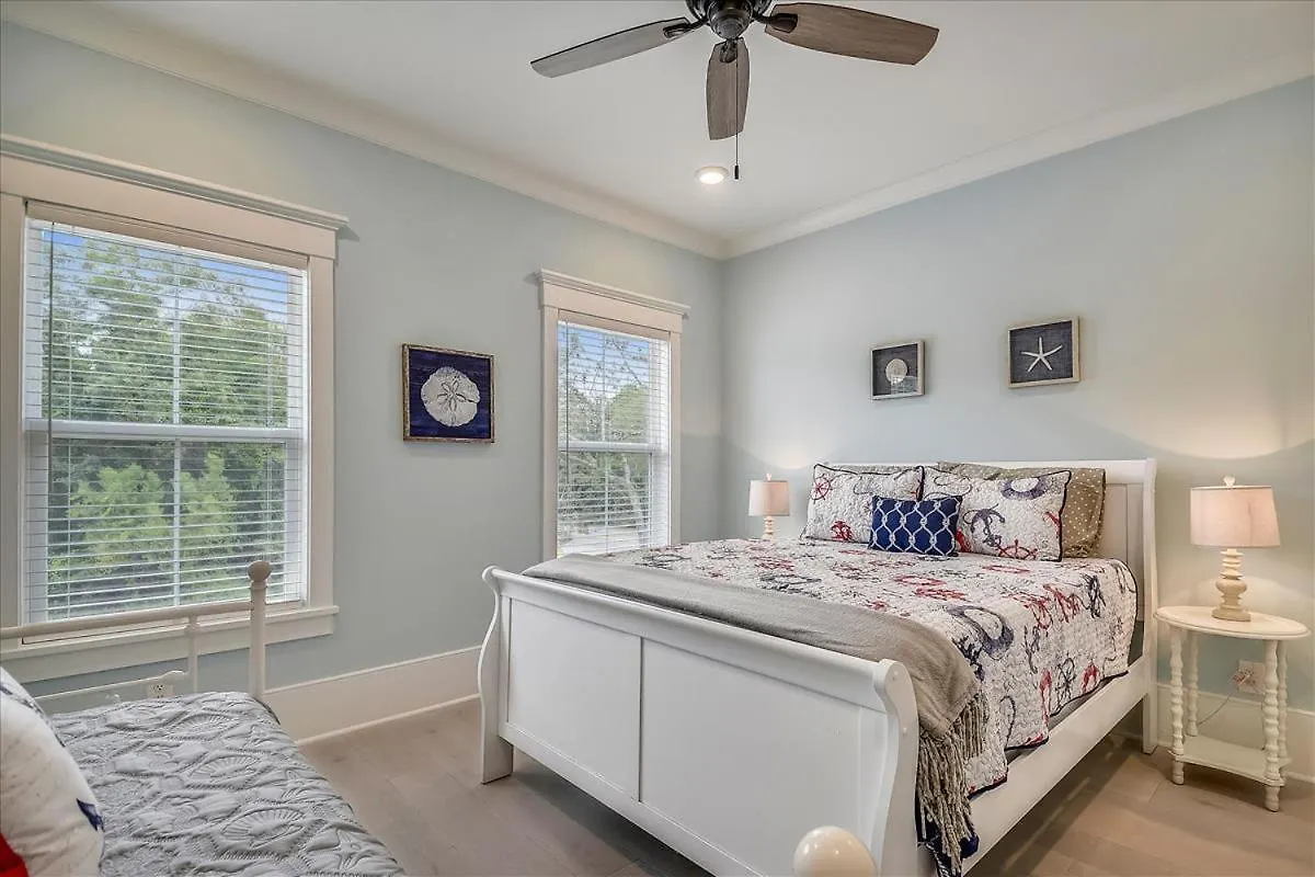Holiday home 1 Shore Crest- Pool, Ping Pong, Free Activities Included Hilton Head Island