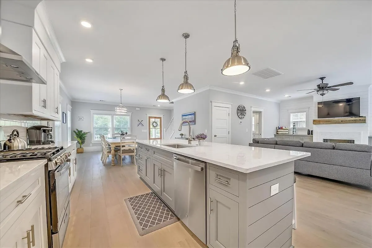 Holiday home 1 Shore Crest- Pool, Ping Pong, Free Activities Included Hilton Head Island United States