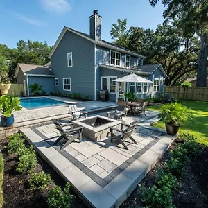 Luxury House W/ Backyard Oasis. Heated Pool. Hilton Head Island